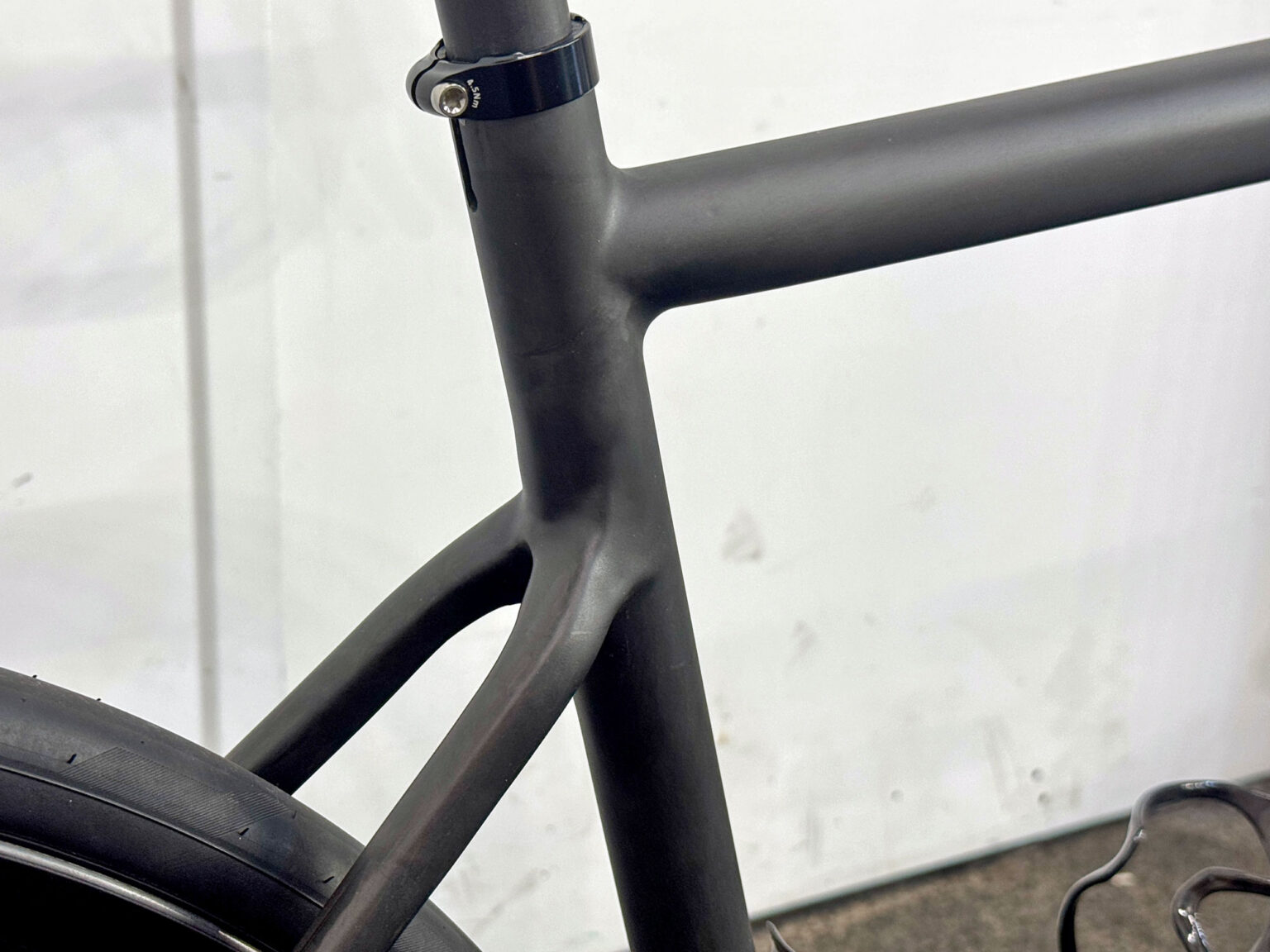 Berk Cesta lightweight carbon road bike, made in Europe, dropped seatstays