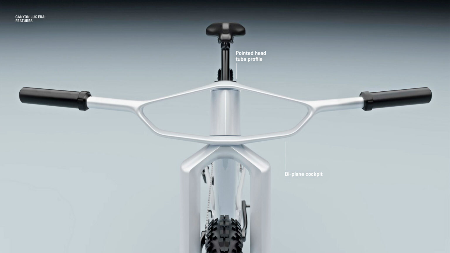 Canyon Lux Era aero 32" Bicicletta concettuale XC; Prototipo di mountain bike con manubrio ad ala biplano: vista frontale