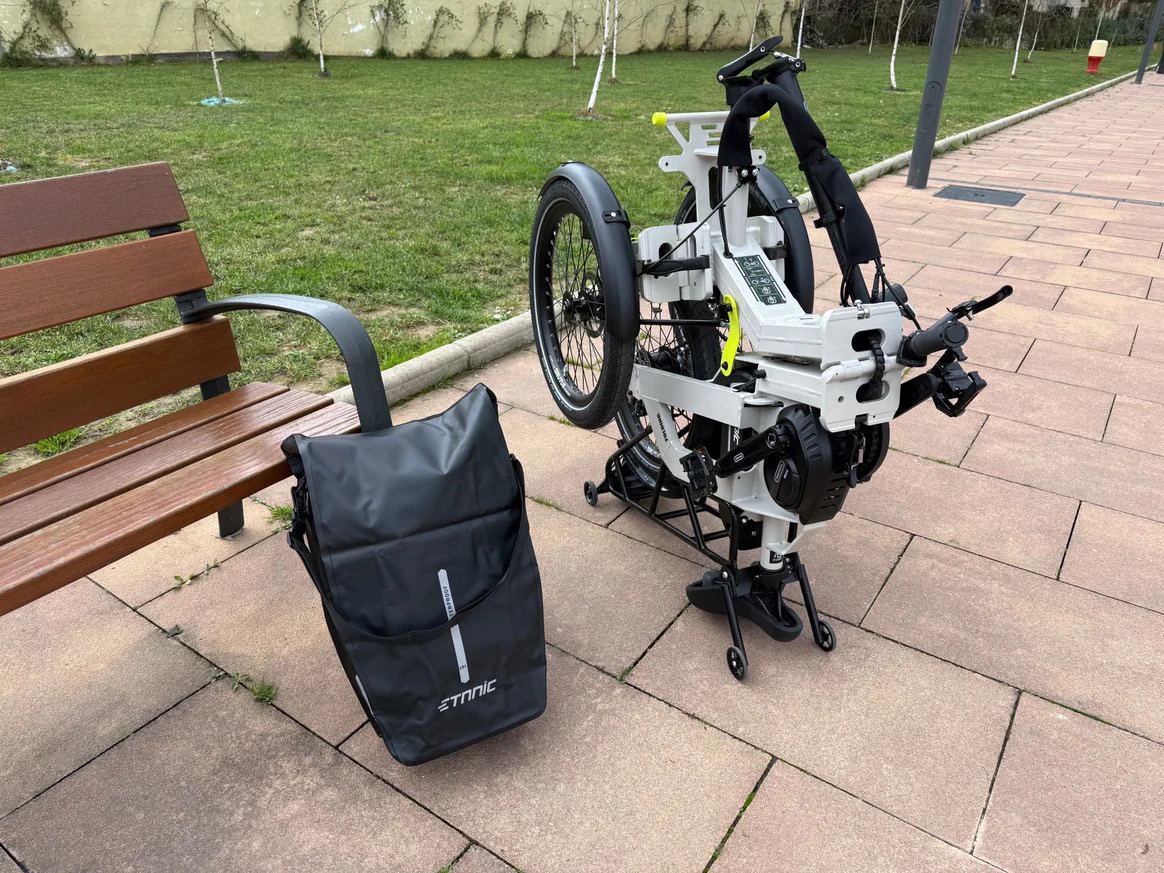 Das Ettnic Folding Trike 3.0 ist wieder zusammenklappbar