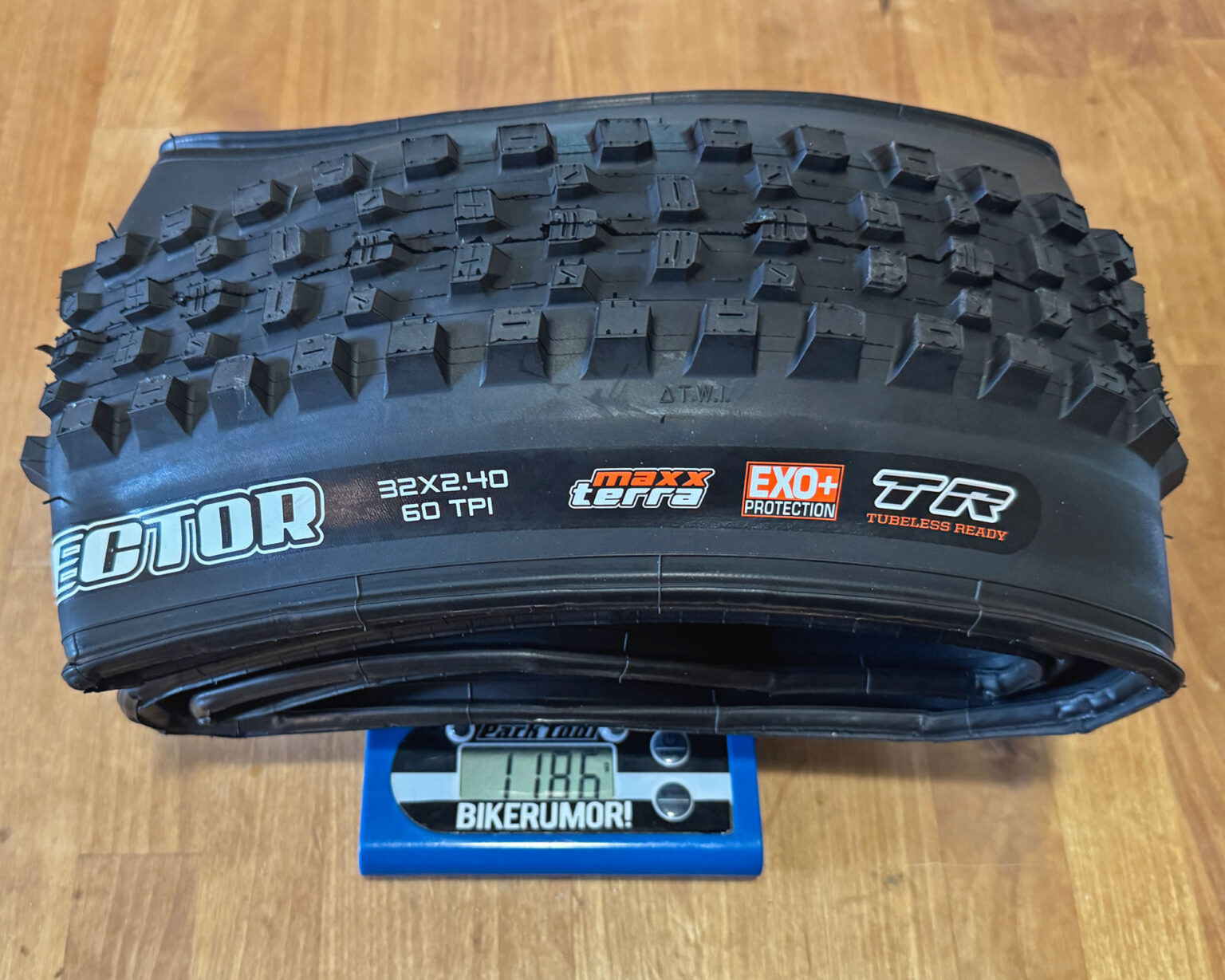ny 32" Maxxis trail mountainbike dæk: Dissector 32x2,4" faktisk vægt