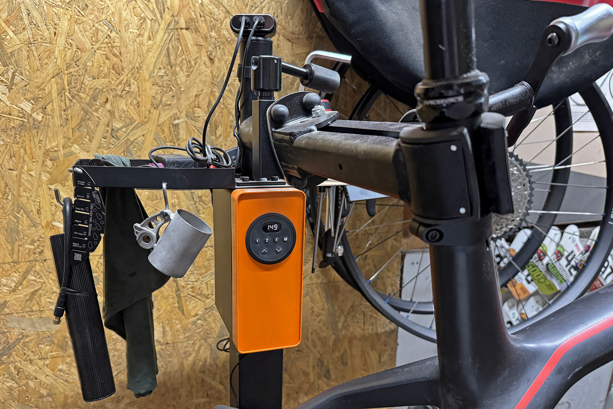 Remco Bike Lift electric telescoping bike workstand, up close