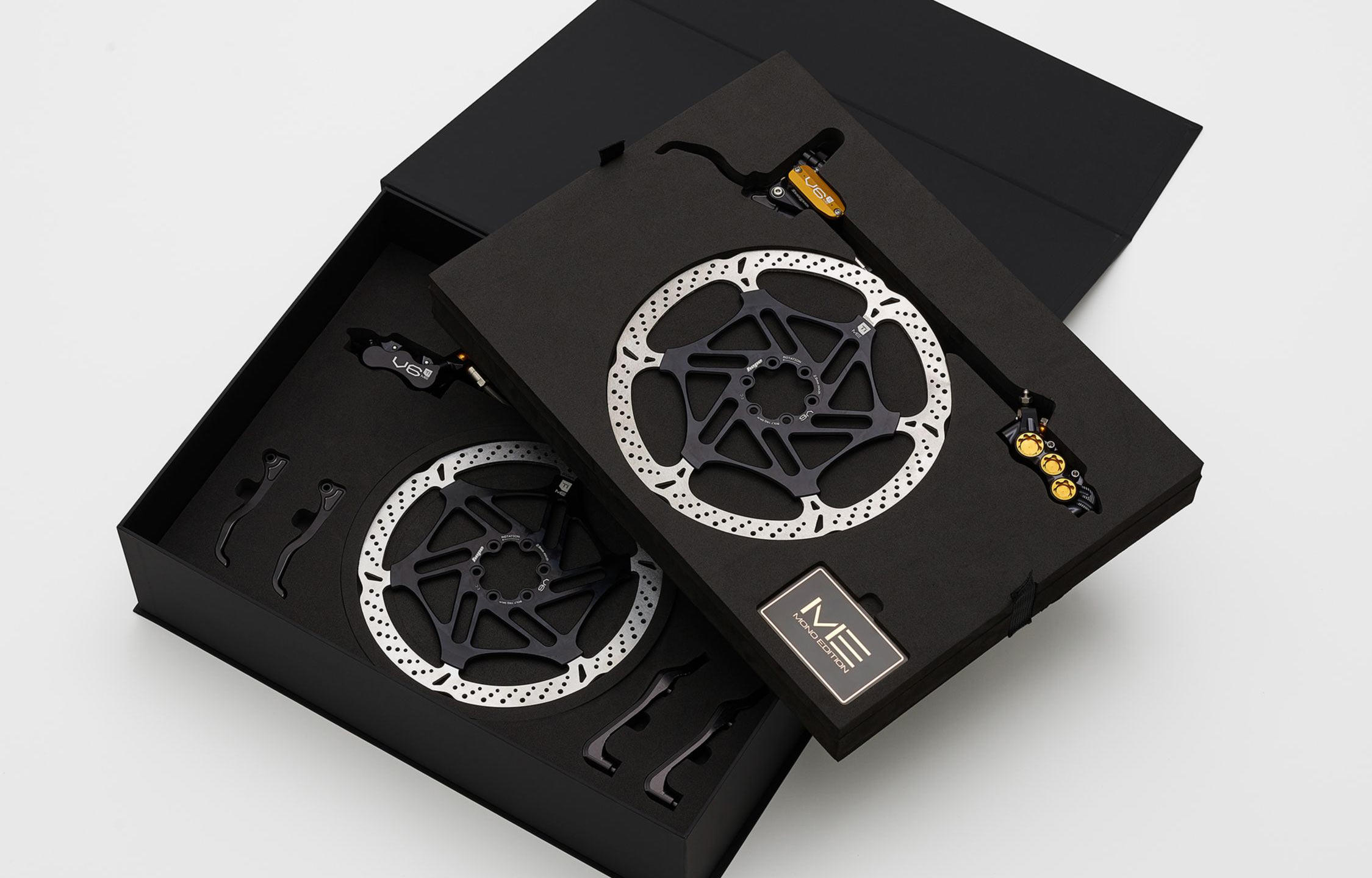 hope evo v6ti mono edition mountainbike bremsekalipre vist i deres emballage.