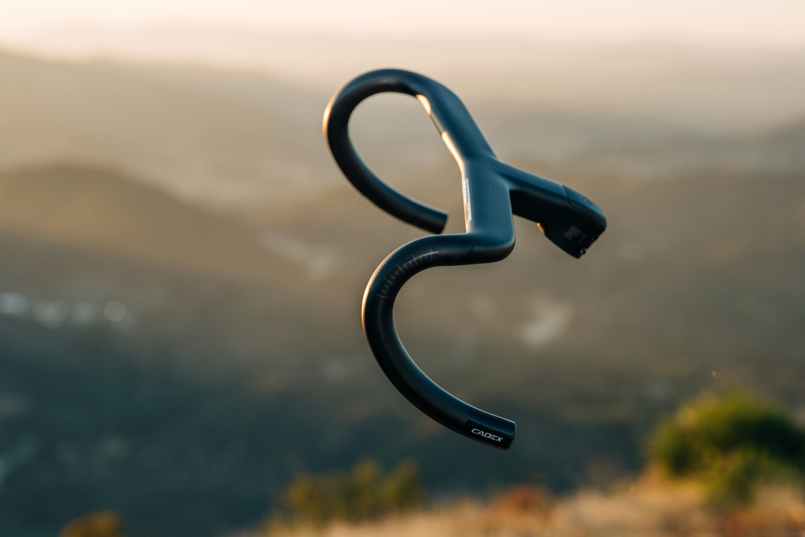 CADEX Aero Integrated Bar Gets Lighter, Narrower, and More Race-Fit Focused 1 CADEX Aero Integrated Handlebar Comfort, Refined.