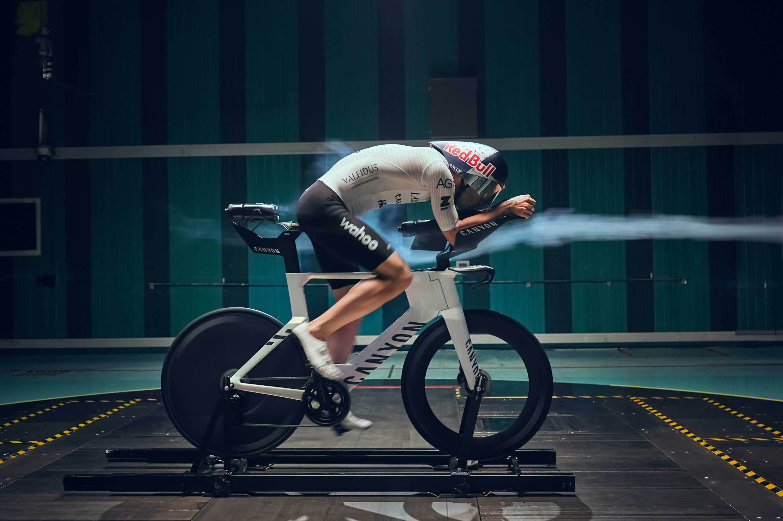 New Canyon Speedmax Turns Pro-Only Aero Tricks Into a Production Tri Bike
