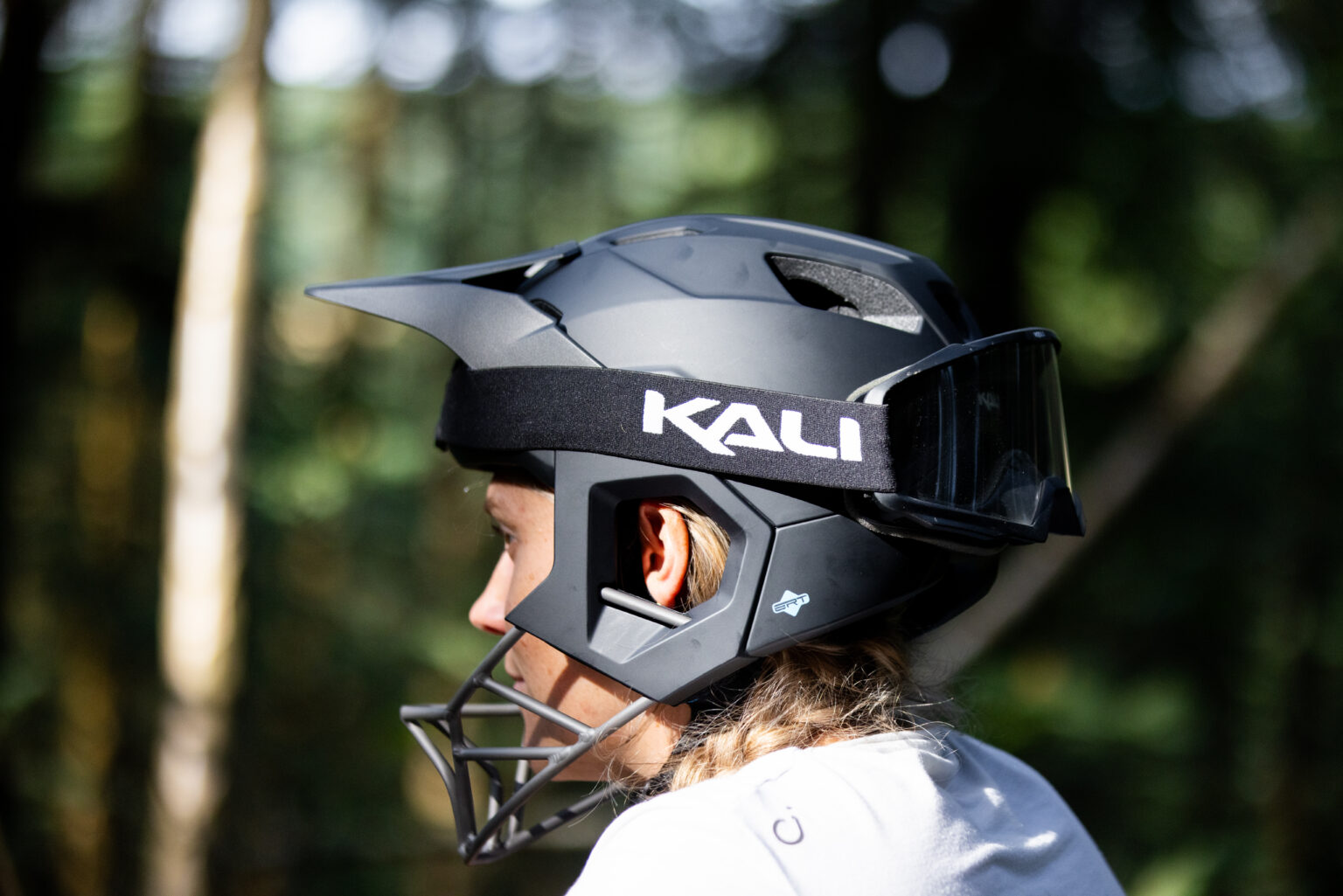 Kali Kru full face back angle