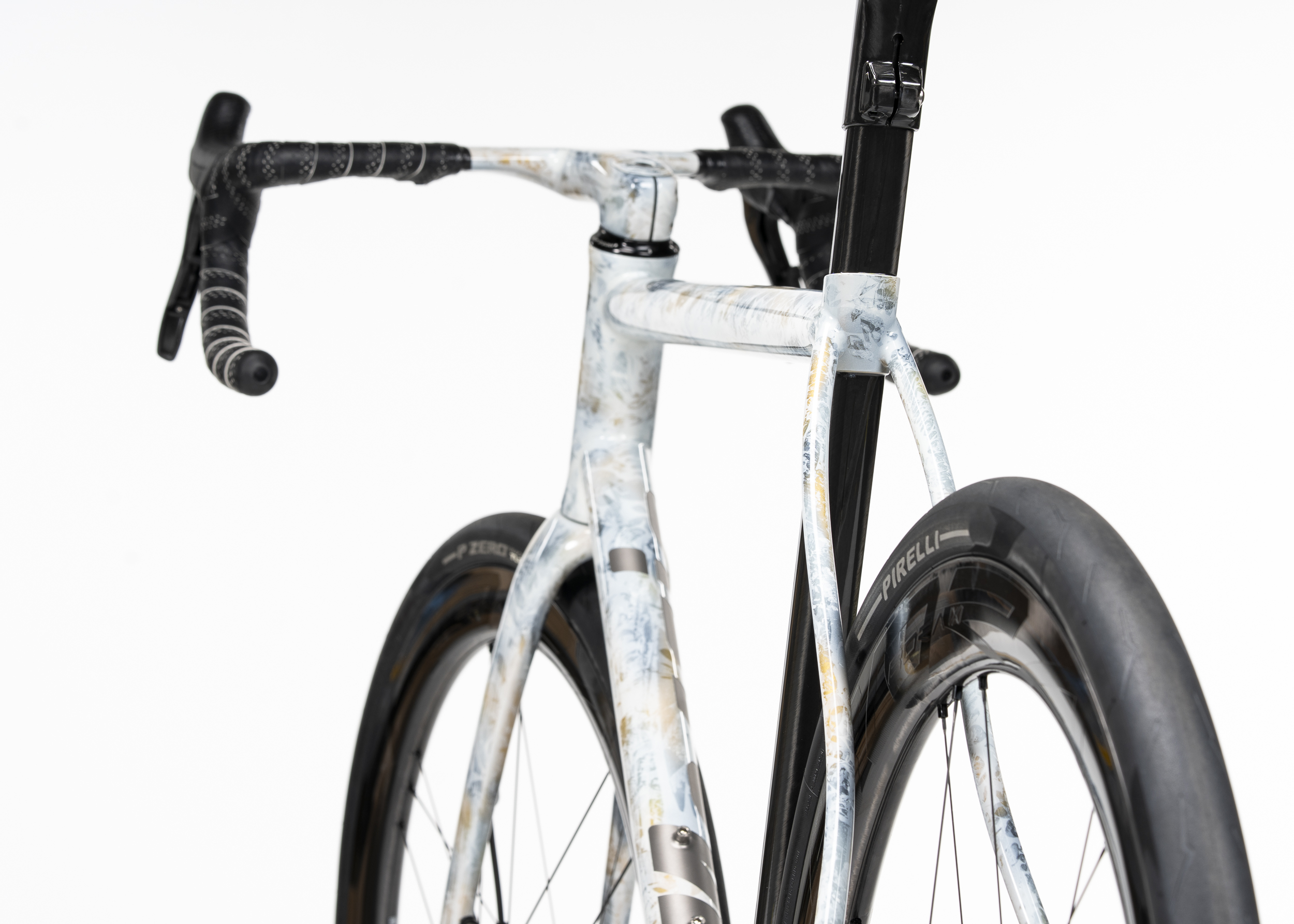 MosaicARZeroStudio-rear of the bike