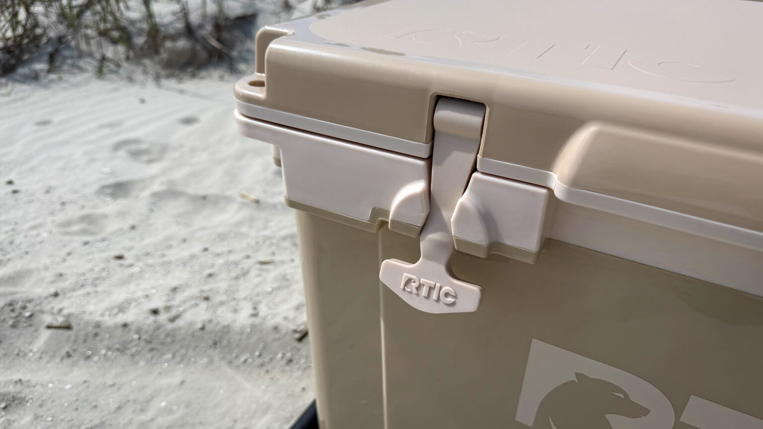 RTIC 54 qt wheeled cooler t handles
