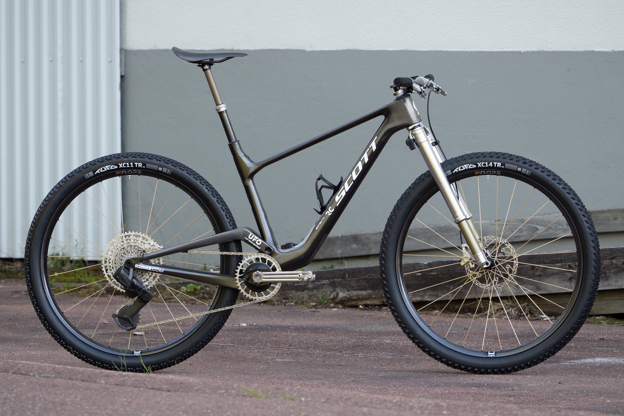 profile shot of Dangerholm's Scott Spark RC custom build.