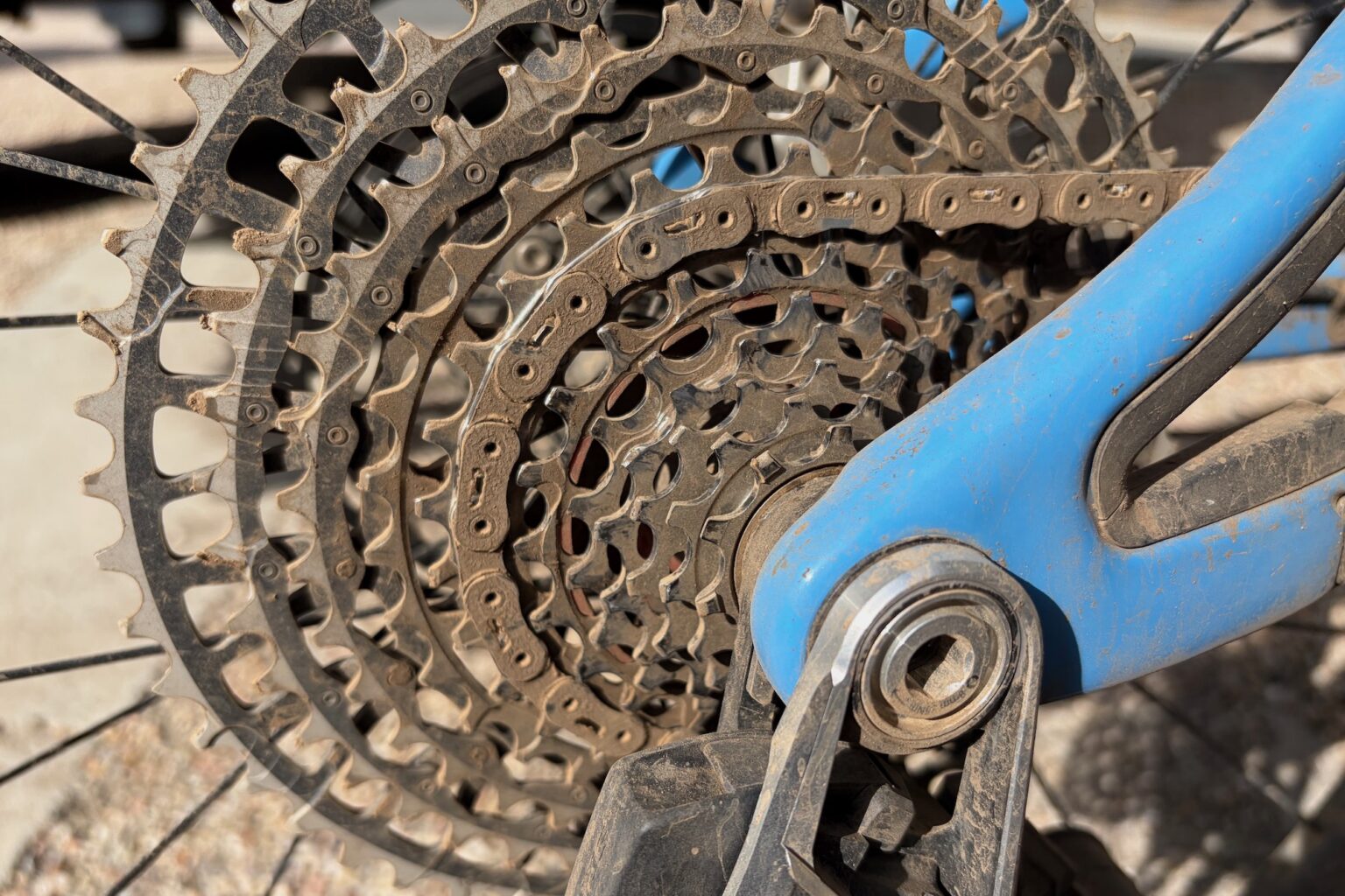 a dirty cassette and chain before using Stan's Biobased Drivetrain Cleaner