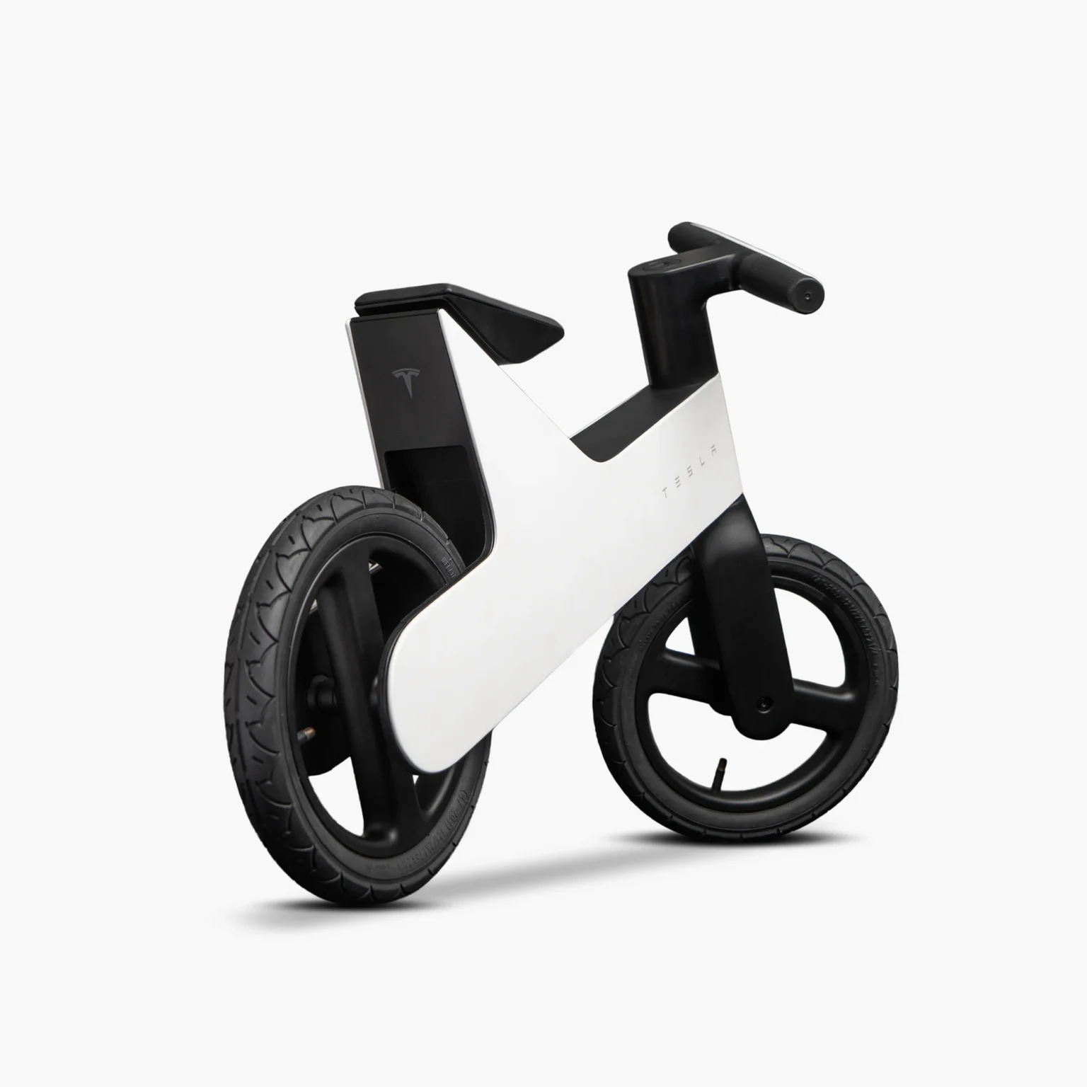 Tesla balance bike rear angle