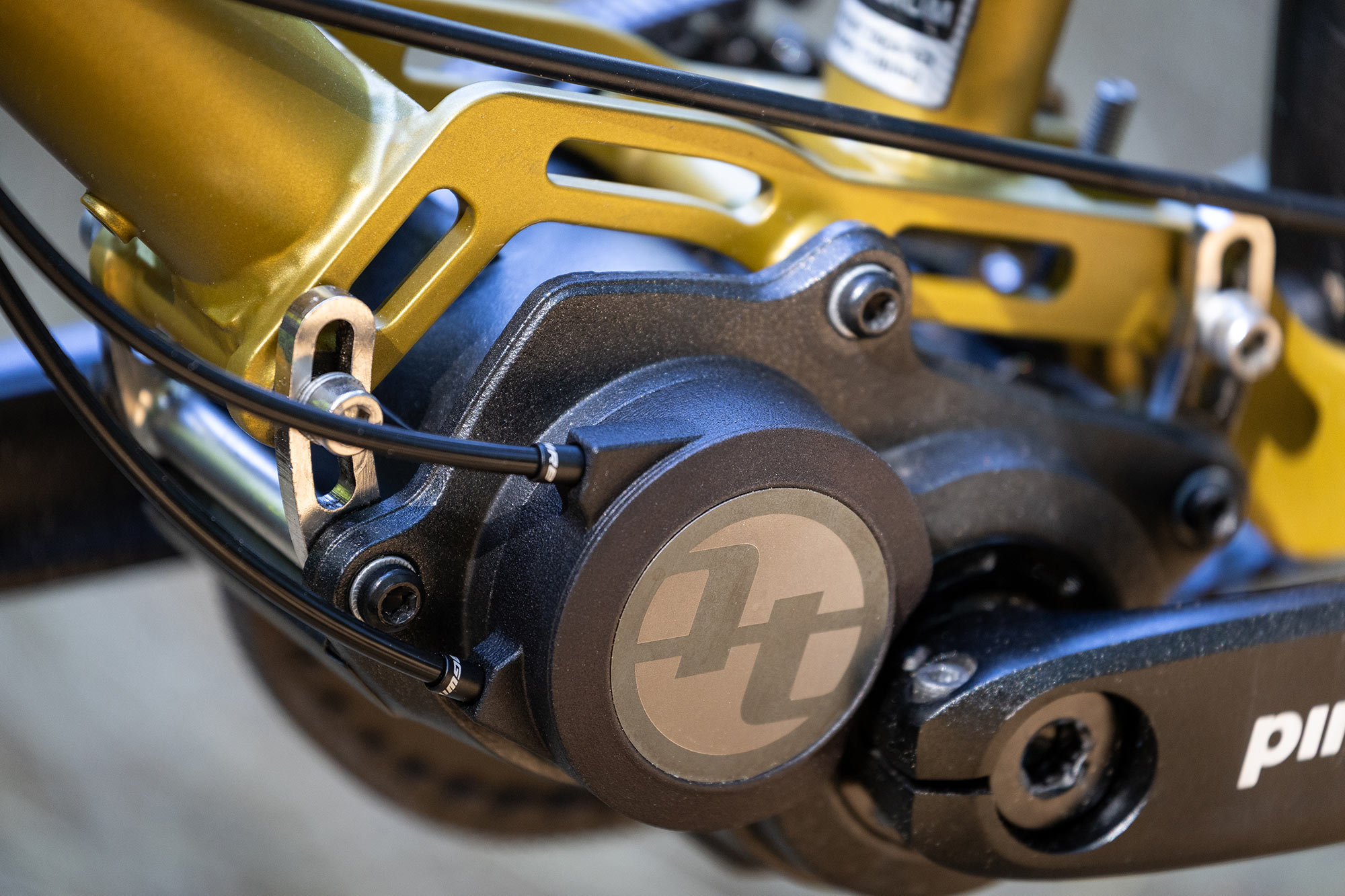 Tout Terrain Shift:R Allroad new dropbar shift controls for Pinion C-line gearbox: up close