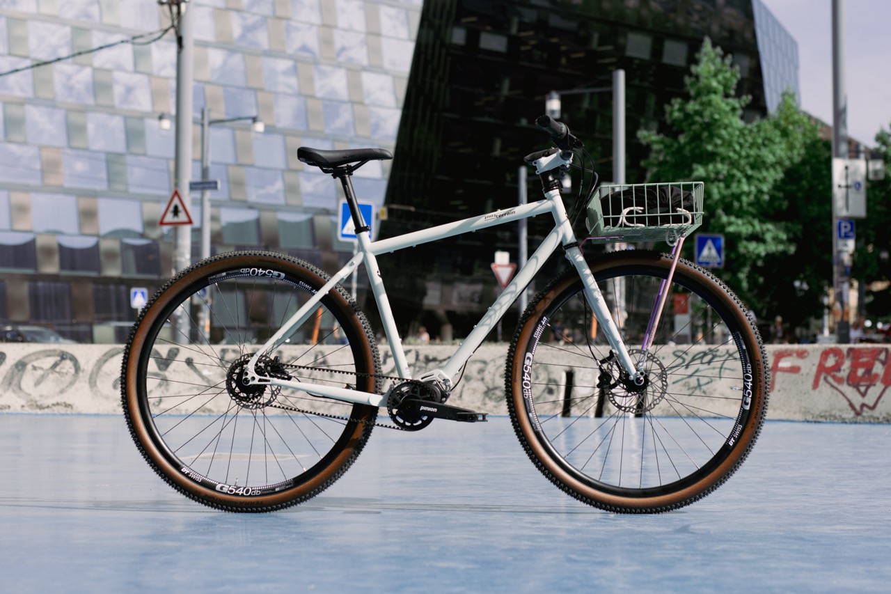 Tout Terrain’s New Chiyoda III Select 7.1 is A Belt Drive, Gear Box, Basket Bike