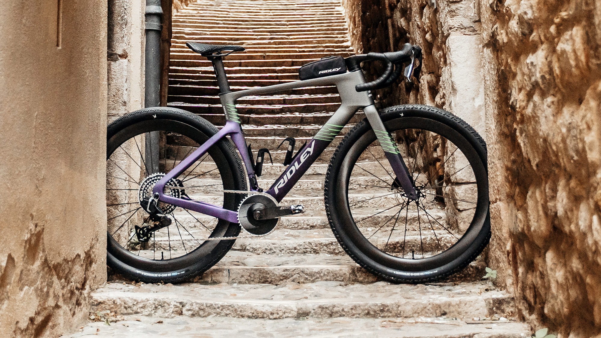 2026 Ridley Kanzo Fast 2.0 aero gravel race bike: in Girona on some stairs