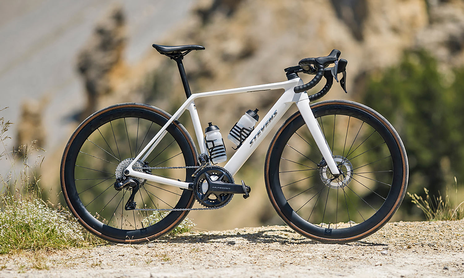 2026 Stevens Izoard all-rounder aero carbon endurance road bike: complete