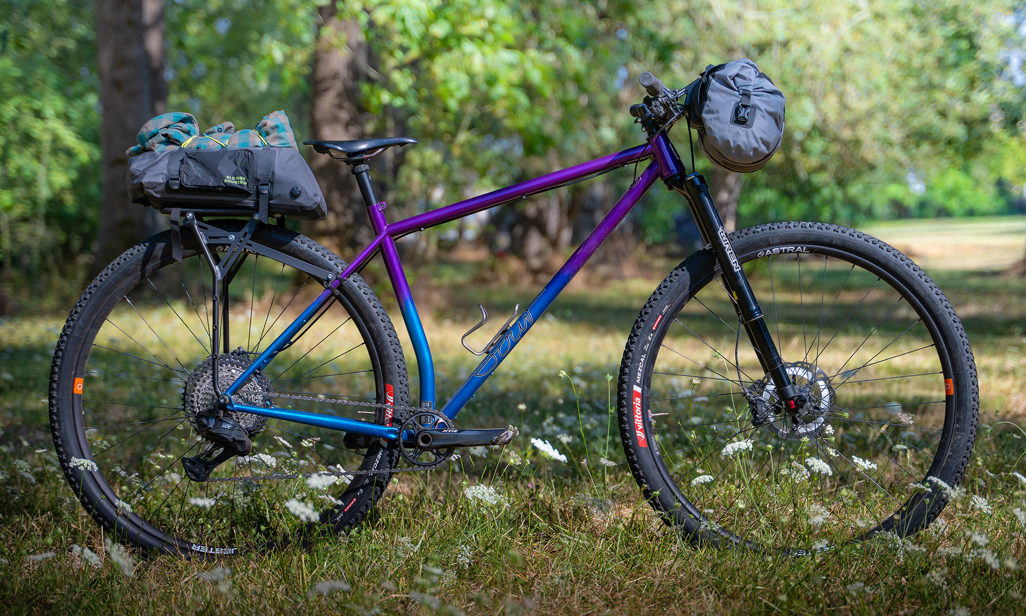 32"-ready Old Man Mountain Elkhorn 32 bikepacking rack on Sour Pasta Party