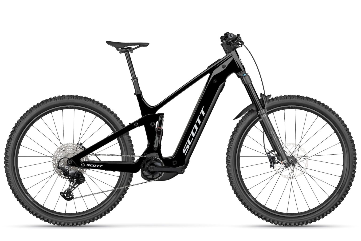 studio image of the Scott Strike 30 in Black