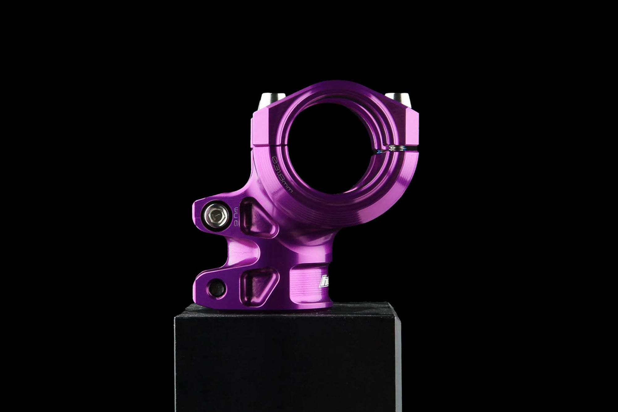 Hope’s New Gravity Stem is Just 20mm Long & Lifts Your Bar 35mm, Because Upright FTW!