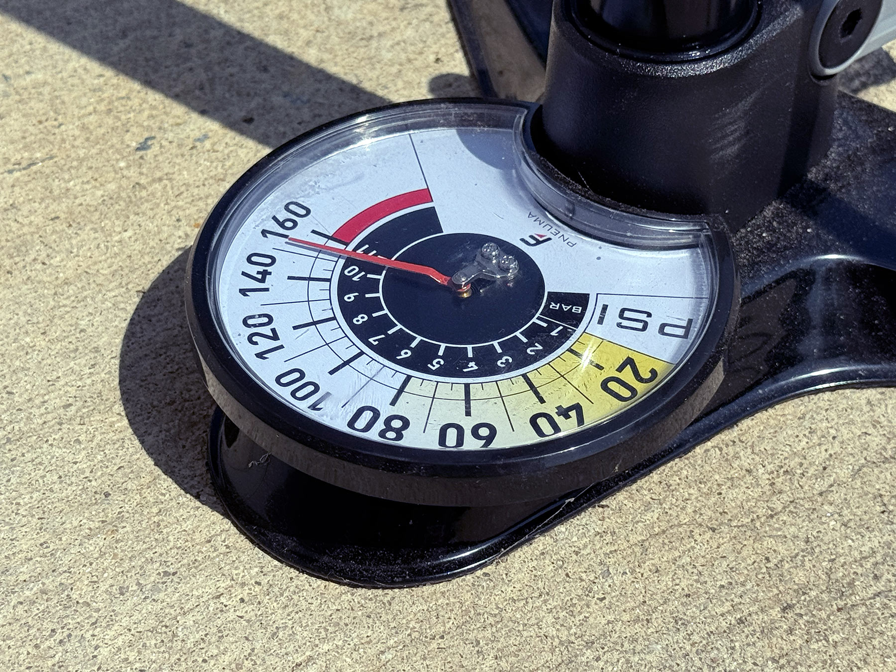 closeup of gauge on feedback pneuma cc floor pump.