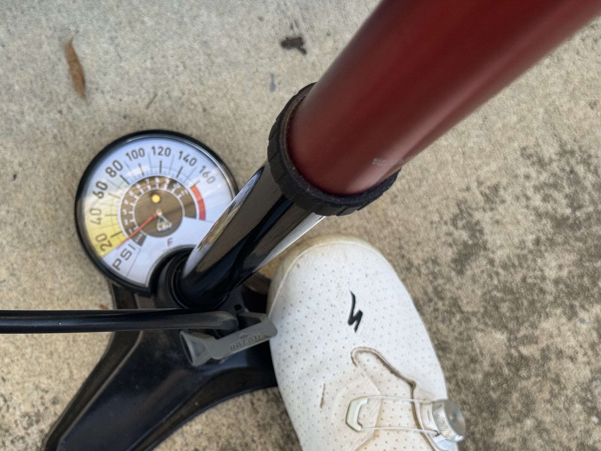 closeup details of air shaft on feedback pneuma cc floor pump.