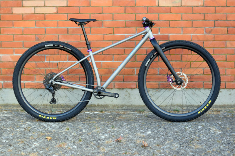 Jeronimo Lorenzo Ti 32er Refines Nordest Design For Cleaner Downcountry Builds
