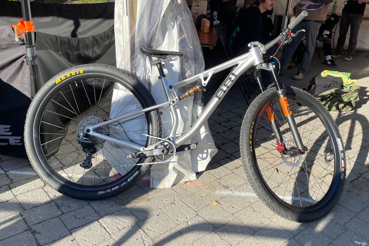 Ari 32" prototype MTB, side