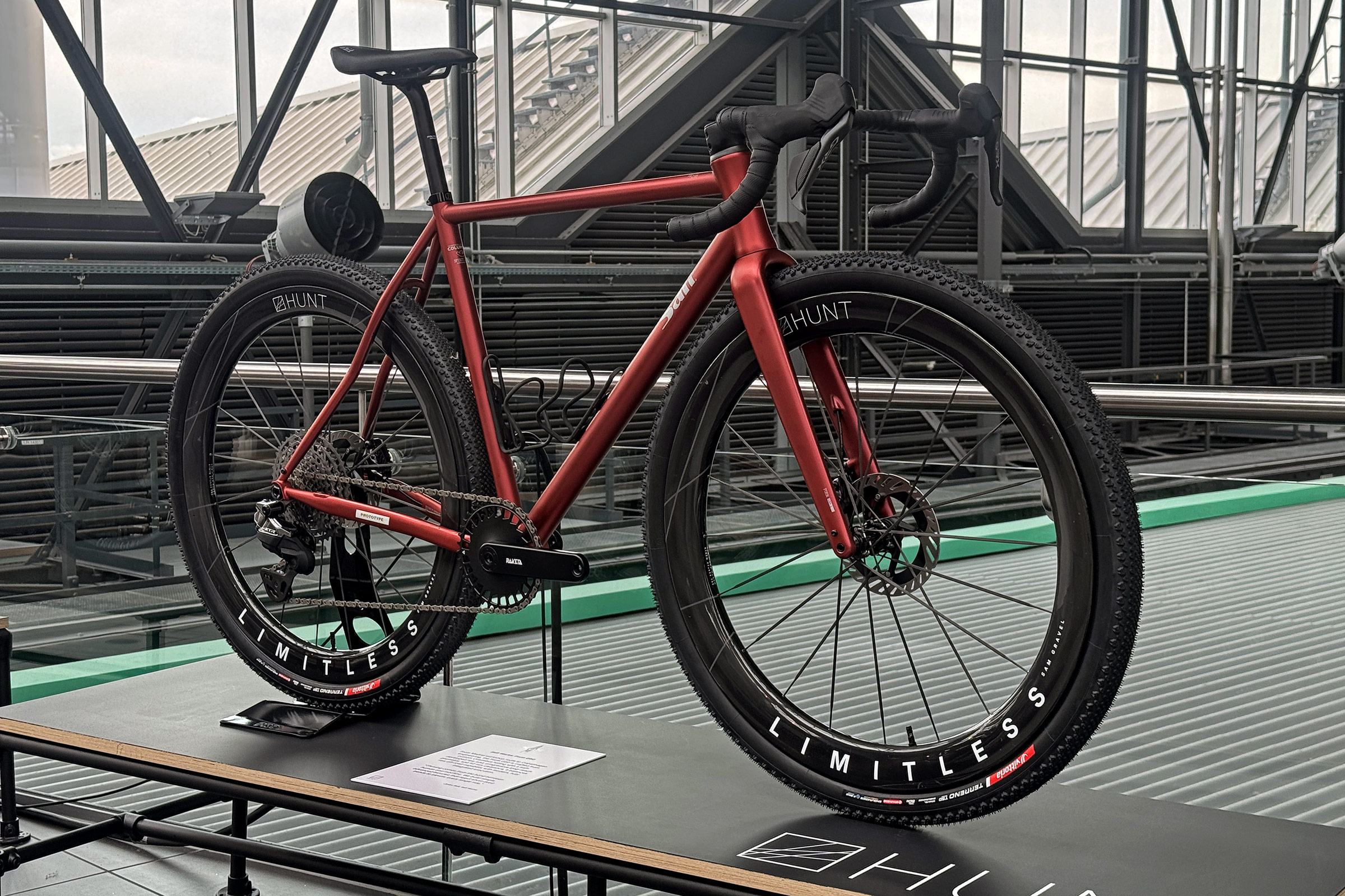 Bespoked Safi Prototype Reveals Hunt 5AMG Limitless Aero Gravel Bike Racing Wheels