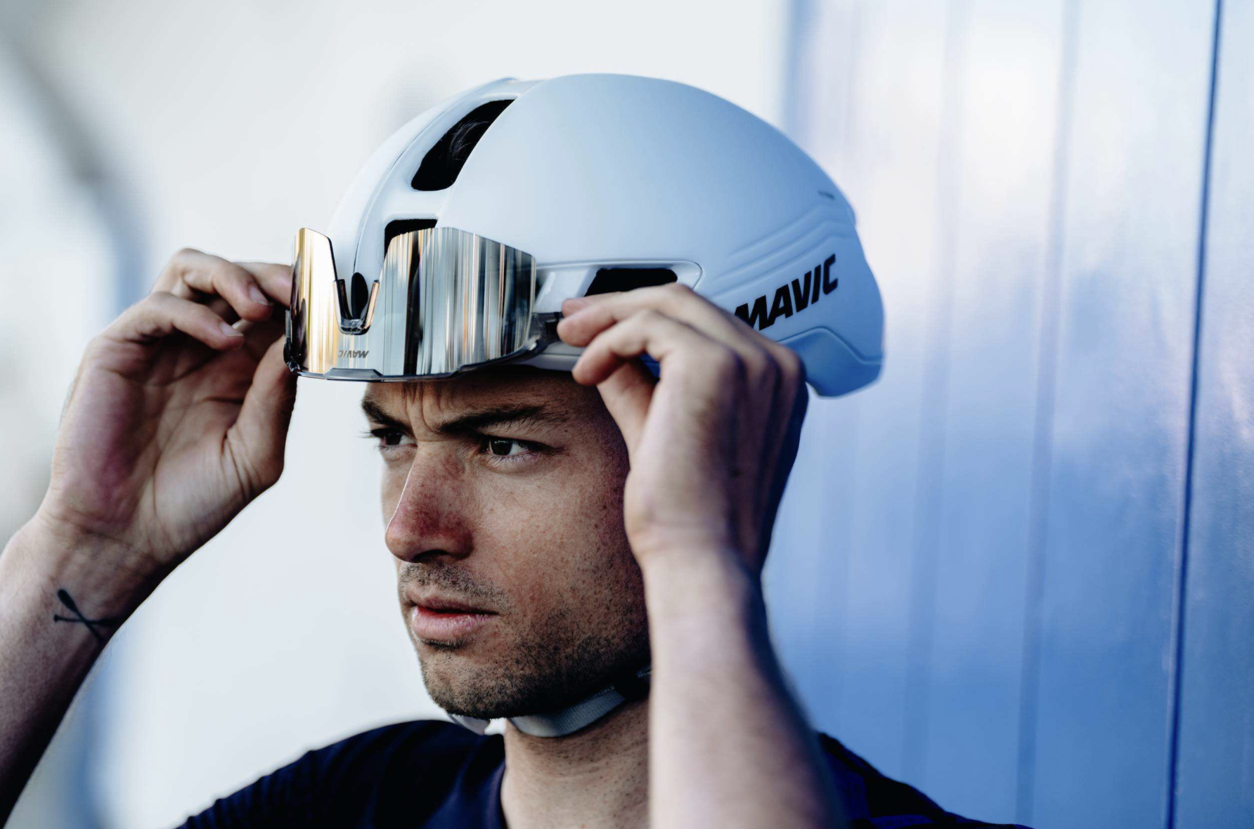 Mavic Comete Ultimate Helmet glasses dock