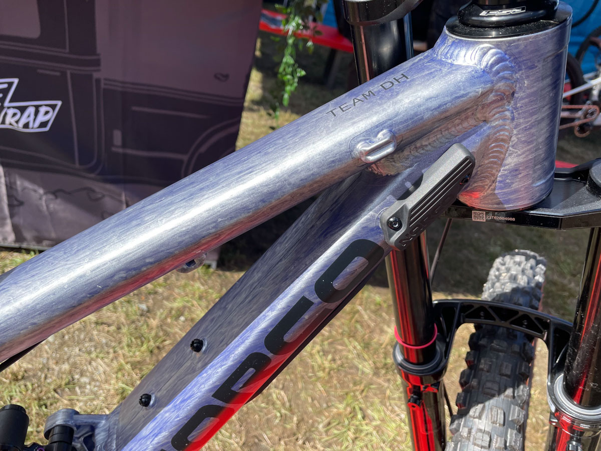 Norco Team DH 2 RockShox, frame closeup