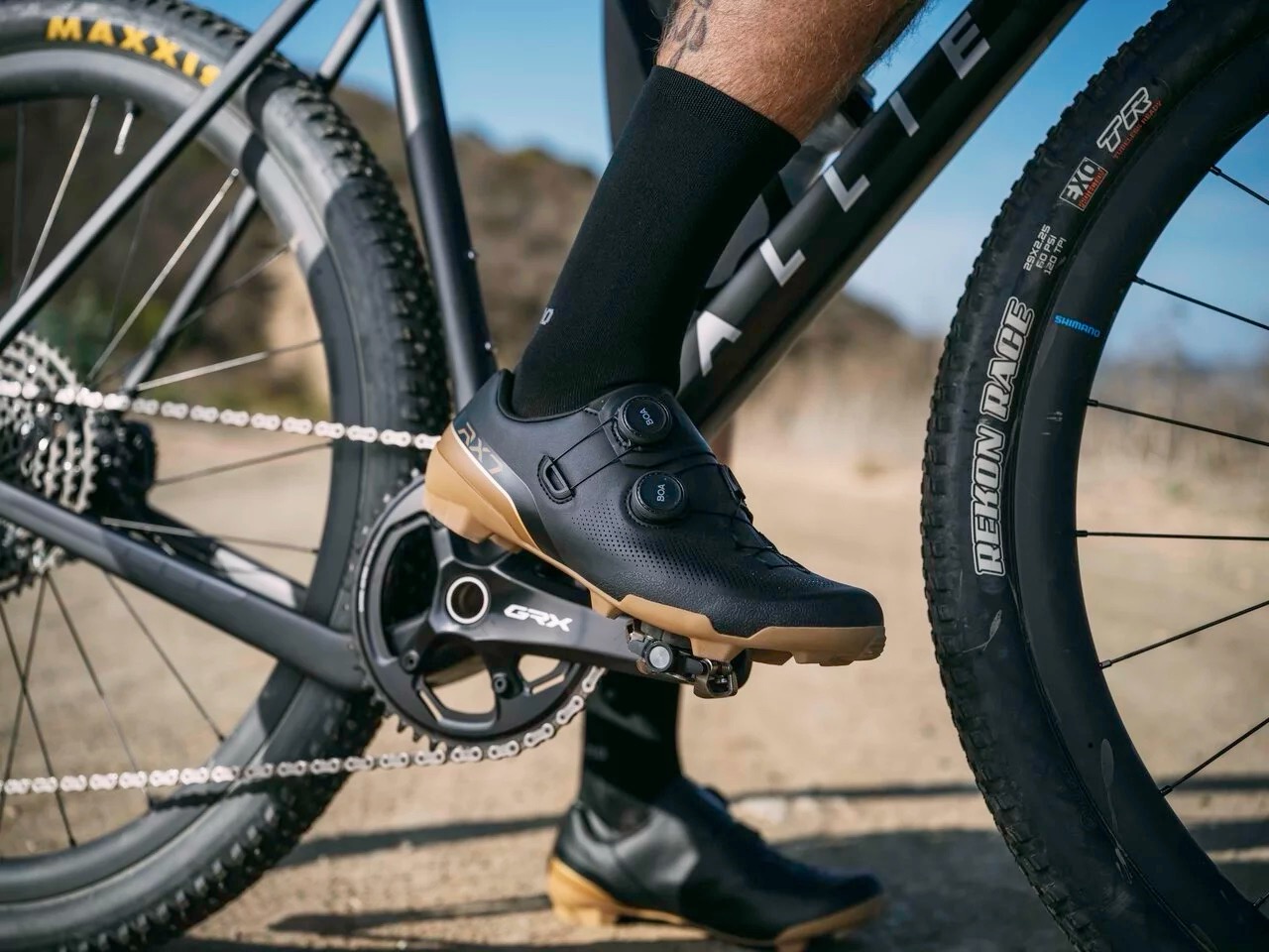 Shimano DYNALAST 2.0 Gives Riders a Wider Toe Box and True Narrow & Wide Fit Options