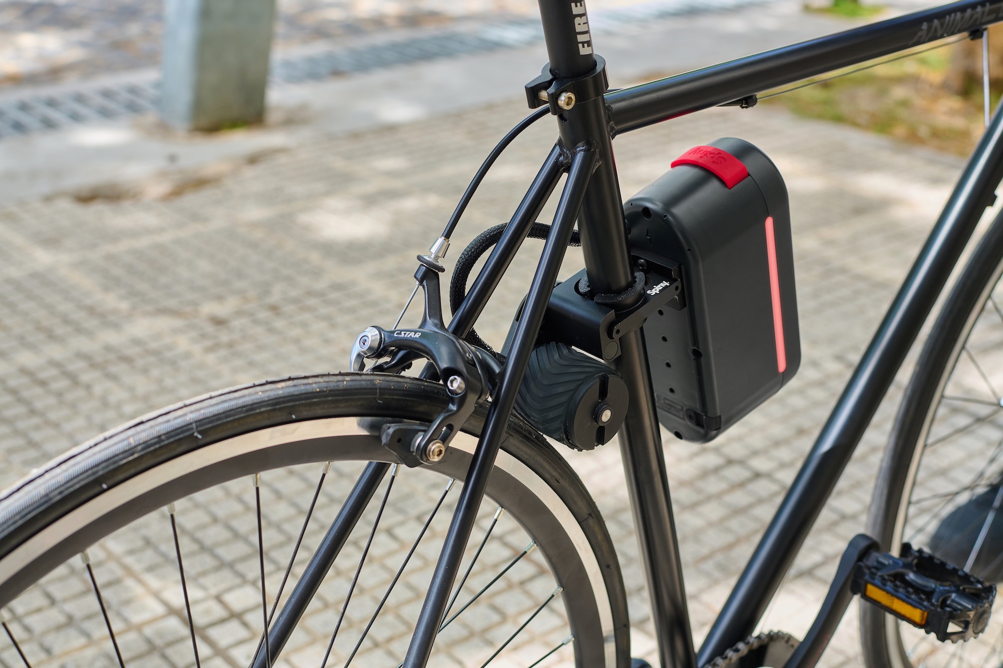 The Spiny 2 mounted on a bike