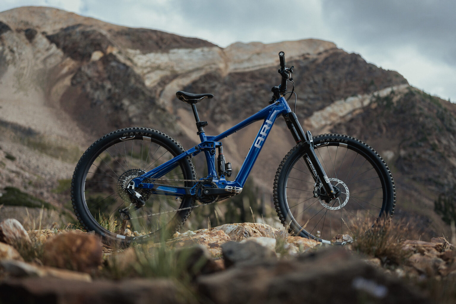 Ari Wire Peak 3.0 blue
