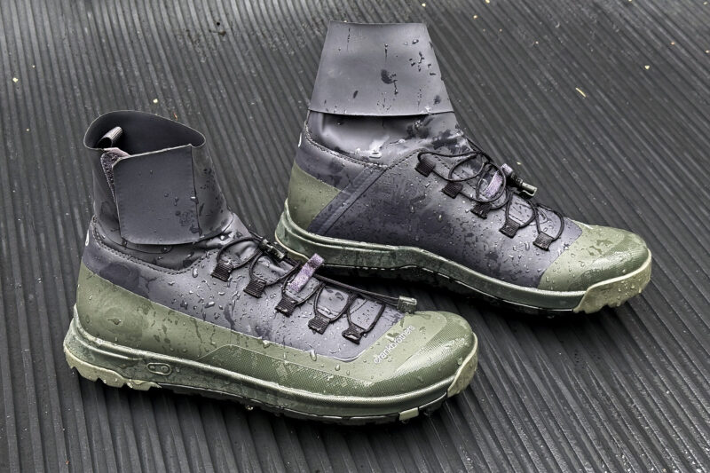 First Ride: Crankbrothers Mallet/Stamp Trail Speed Lace Seal Shoes Actually Keep Feet Dry