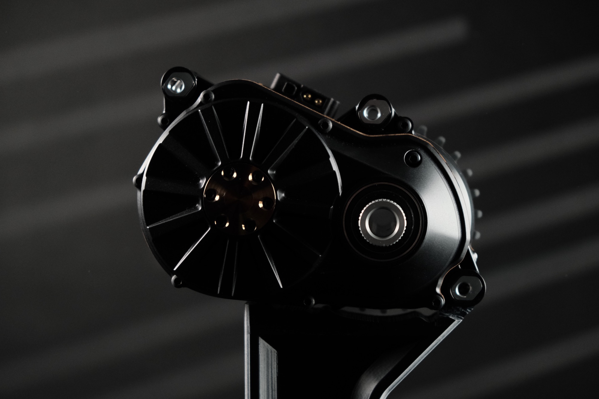 studio image showing the Shimano EP8 mounting interface on the GD8