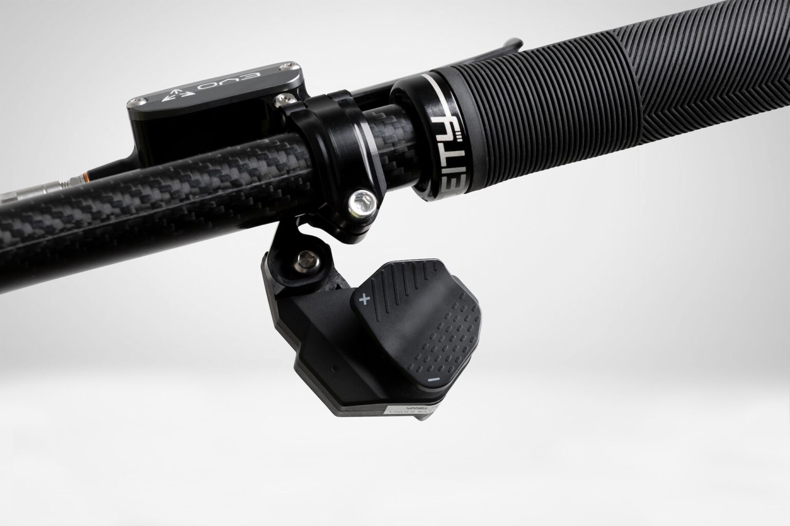 studio image of the wireless GD8 remote