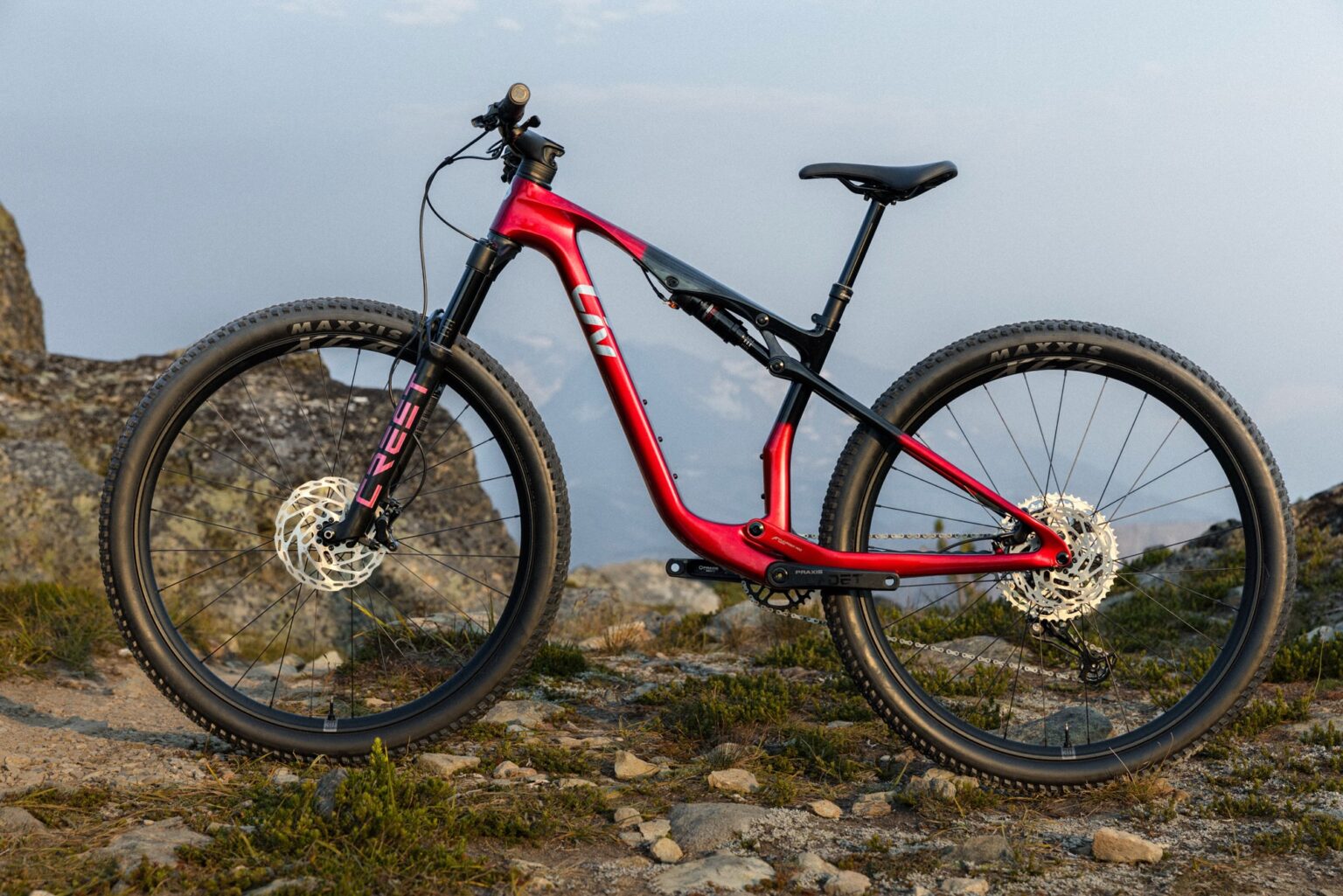 outdoor profile image of the Pique Advanced Pro