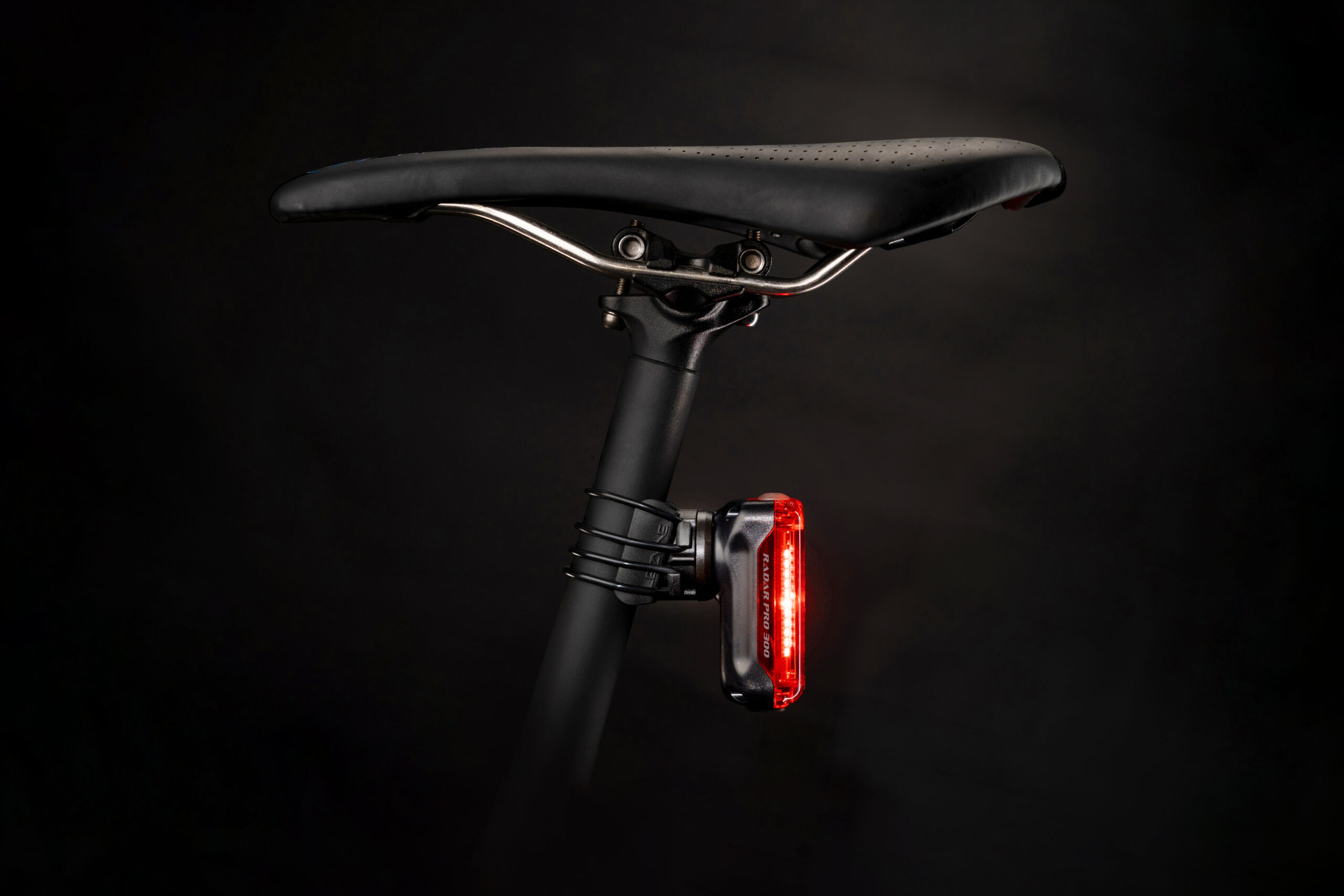 Lezyne Radar Pro 300 Combines Big Battery, Automatic Brake Light & Quarter-Turn Mount at the Same Price?