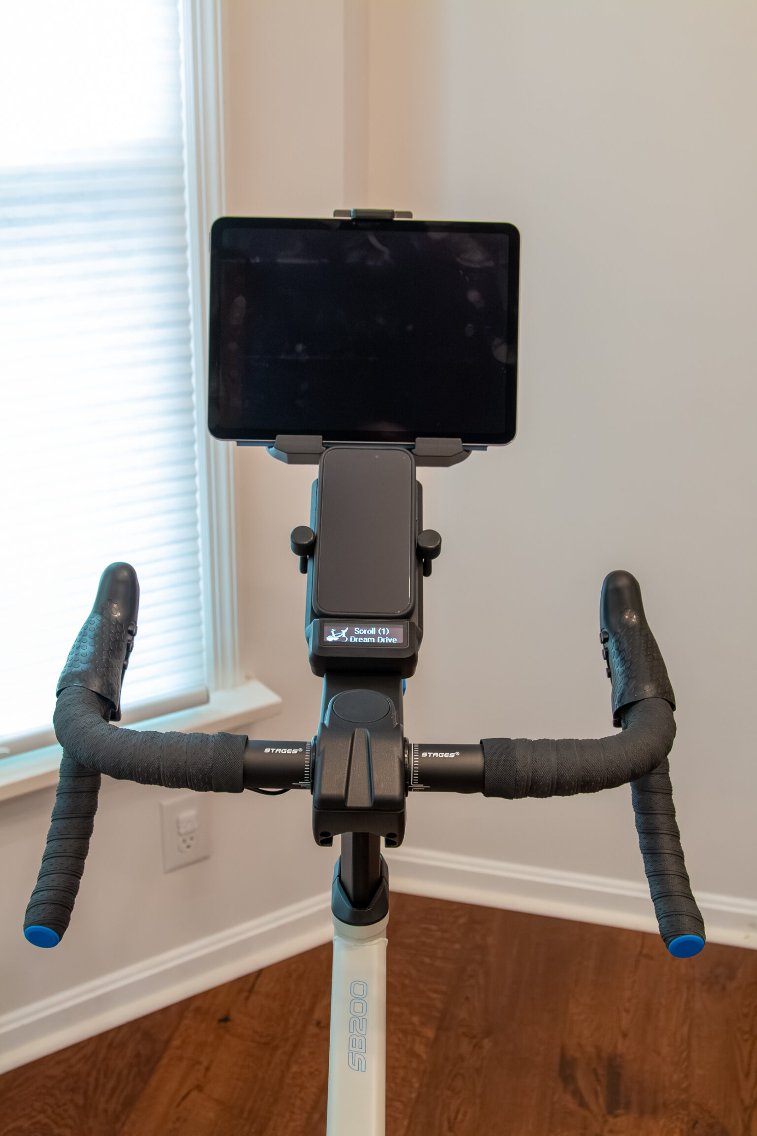 Stages SB200 tablet holder
